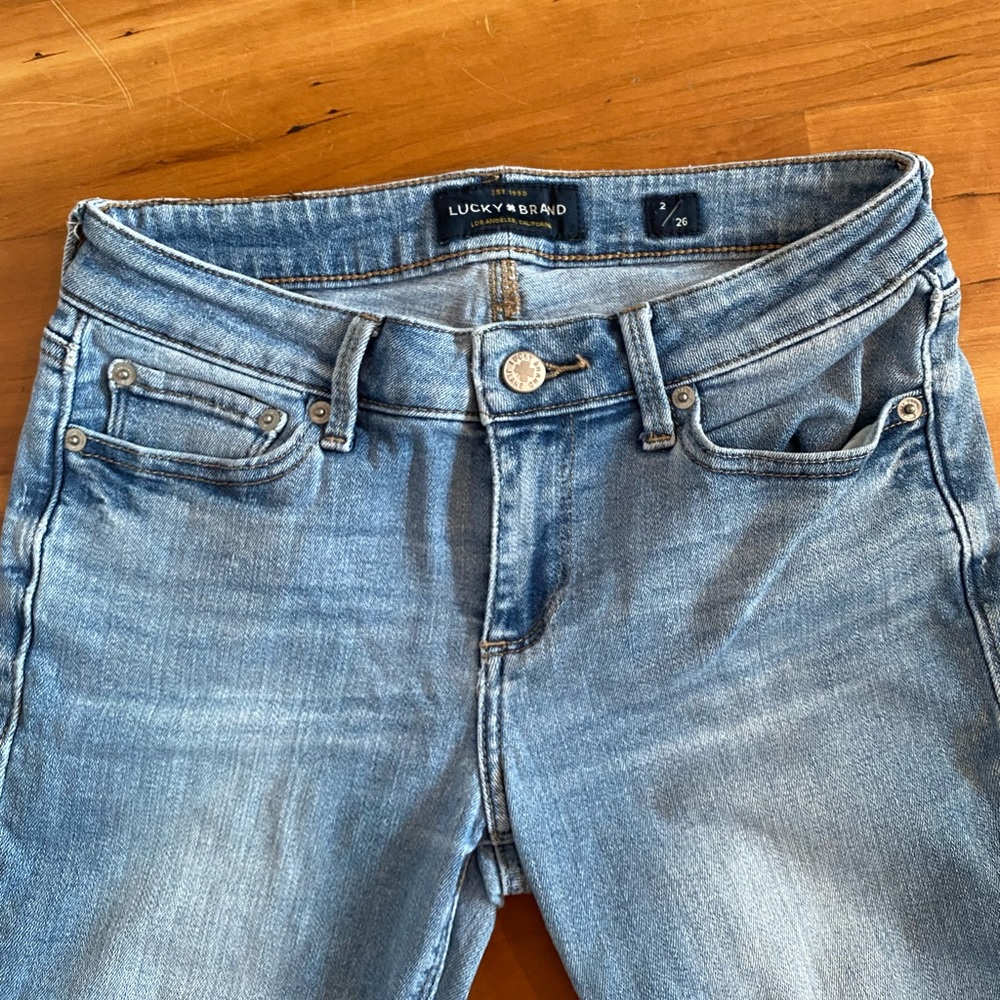 Women’s Lucky Brand Light Denim Jeans - Picture 3 of 8